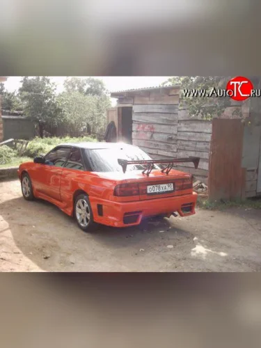 Задний бампер на Mazda 626 GD седан (1987-1992)