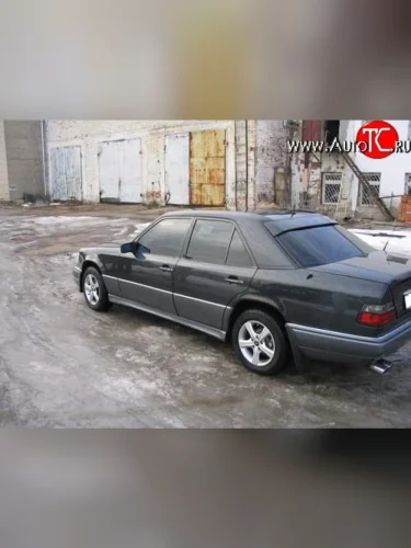 Пороги накладки Mercedes-Benz E-Class W124 седан дорестайлинг (1984-1993)