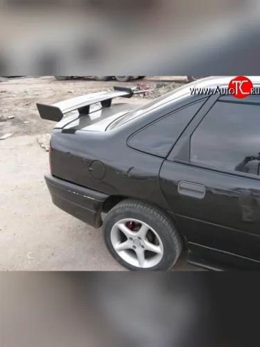 Антикрыло Opel Vectra A седан дорестайлинг (1988-1992)
