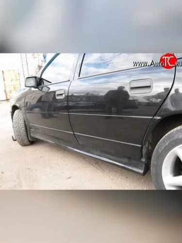 Пороги накладки Opel Vectra A седан рестайлинг (1992-1995)