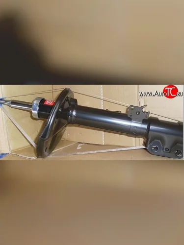 Передняя правая стойка Kayaba Toyota RAV4 CA20 3 дв. дорестайлинг (2000-2003)