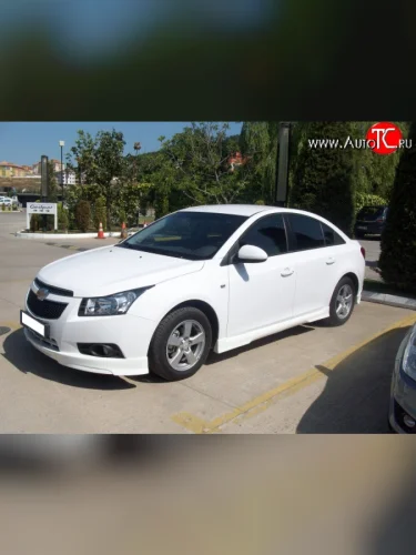 Пороги накладки Sport Style Chevrolet Cruze J305 хэтчбек дорестайлинг (2009-2012)