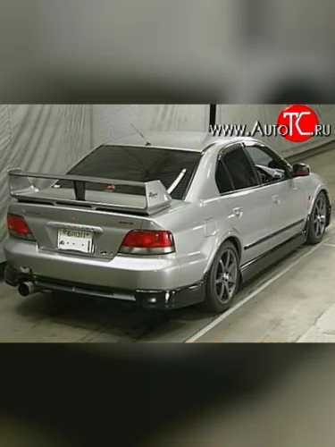 Накладки Super VR-4 на задний бампер автомобиля Mitsubishi Galant 8  дорестайлинг седан (1996-1998)