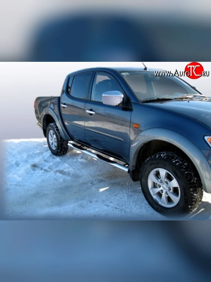 Защита порогов из трубы d76 мм с пластиковыми вставками для ног Slitkoff Mitsubishi L200 4  дорестайлинг (2006-2014) (Нержавейка, Полированная)  с доставкой в г. Керчь