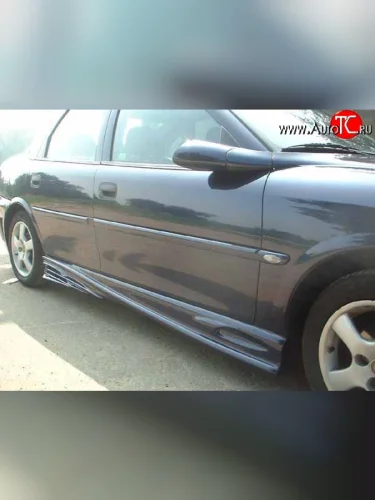 Пороги накладки GT Style Opel Vectra B седан дорестайлинг (1995-1999)