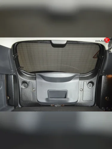 Накладка на внутреннюю часть 5-ой двери Kart RS т Renault Duster HS дорестайлинг (2010-2015)