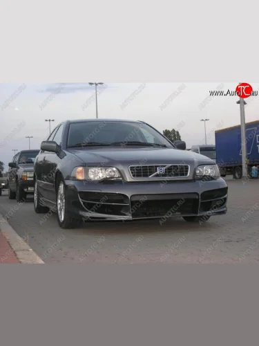 Передний бампер R1 Volvo S40 VS седан дорестайлинг (1996-2000)