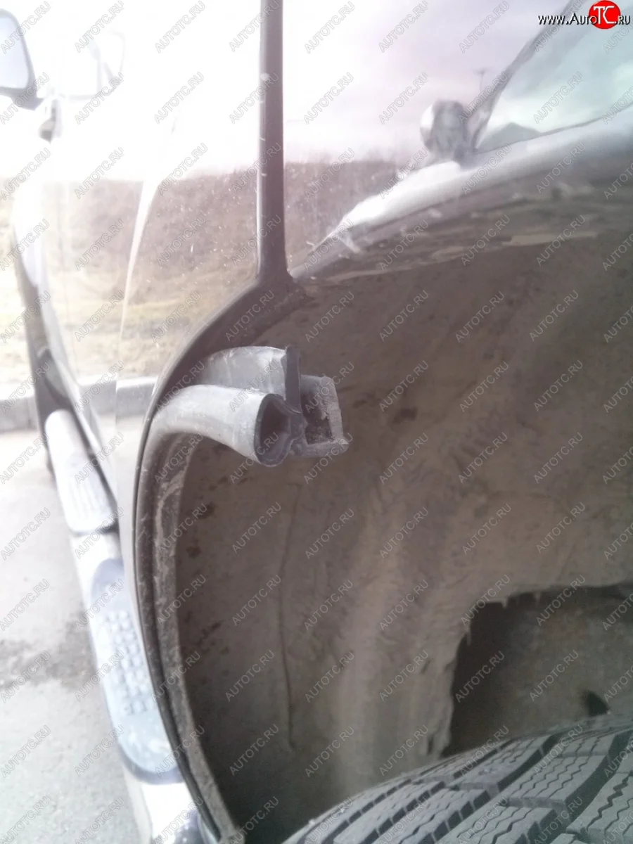 Уплотнитель между задней дверью и аркой колеса Оригинал Nissan Pathfinder R51 рестайлинг (2009-2014)  в Керчи Республика Крым