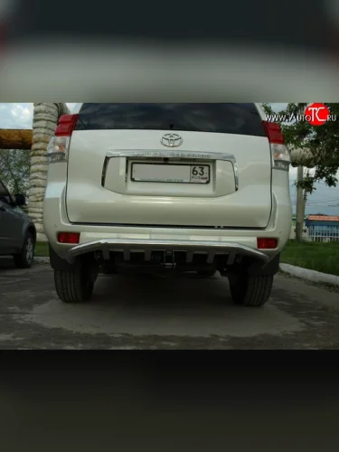 Защита заднего бампера d76 мм с изгибом Металл Дизайн (полированная нержавейка) Toyota Land Cruiser Prado  J150 (2009-2013) дорестайлинг