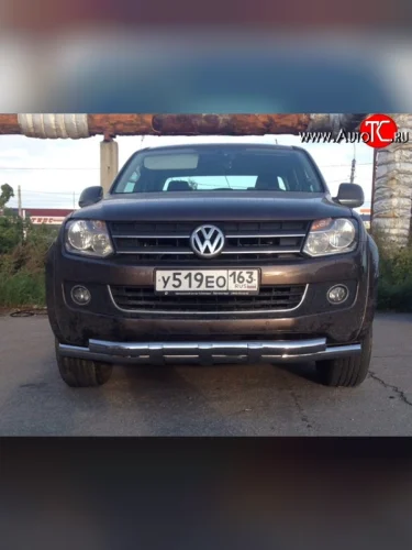 Двойная защита переднего бампера d63.5 мм с пластинами Металл Дизайн (полированная нержавейка) Volkswagen Amarok (2009-2016) дорестайлинг