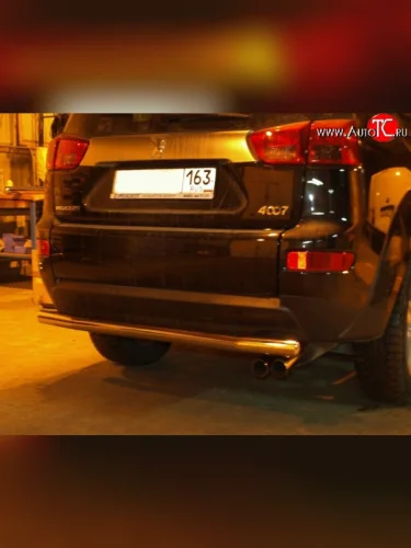 Защита заднего бампера d63.5 мм Металл Дизайн (полированная нержавейка) Peugeot 4007 (2007-2012)