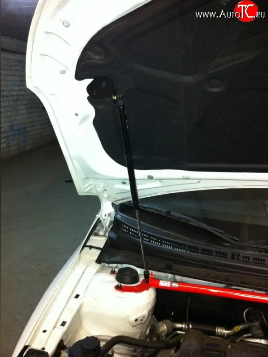 Упор капота Sport KIA Cerato 2 TD седан (2008-2013) (без кронштейна. установка на растяжку стоек Sport)  в Керчи Республика Крым