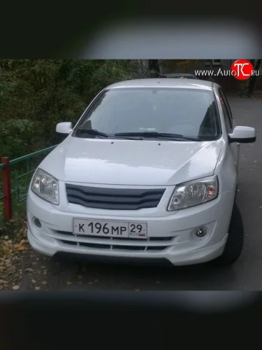 Решётка радиатора Ривьера Лада ВАЗ Гранта 2190 седан  дорестайлинг (2011-2017)