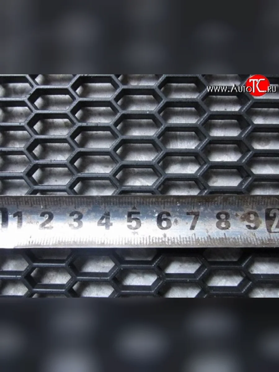 Пластиковая сетка на автомобиль M-VRS Seat Ibiza Mk2,6K хэтчбэк 3 дв. дорестайлинг (1993-1999)  с доставкой в г. Пермь