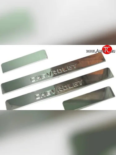 Накладки на порожки автомобиля M-VRS (нанесение надписи методом штамповки) Chevrolet Orlando (2011-2018)