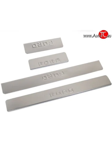 Накладки на порожки автомобиля M-VRS (нанесение надписи методом штамповки) Ford Kuga 2 дорестайлинг (2013-2016)