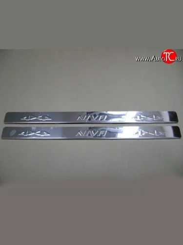 Длинные накладки на порожки автомобиля M-VRS (нанесение надписи методом штамповки) Лада ВАЗ нива 4х4 2131 (Legend) 5 дв. 2-ой рестайлинг (2021-2025)