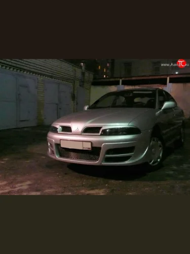 Передний бампер M-VRS 2 Mitsubishi Carisma (1999-2004)