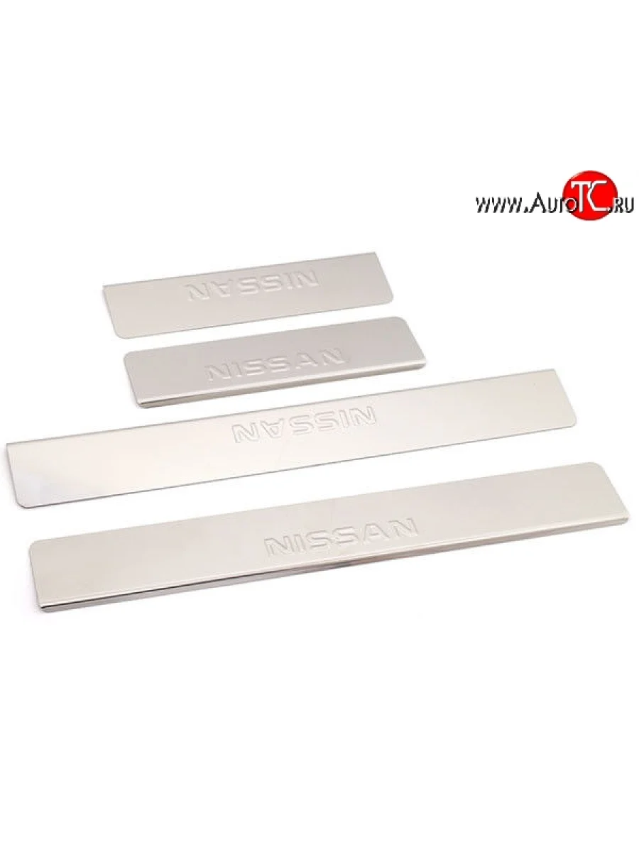 Накладки на порожки автомобиля M-VRS (нанесение надписи методом штамповки) Nissan Qashqai 1 J10 дорестайлинг (2007-2010)  в Керчи Республика Крым