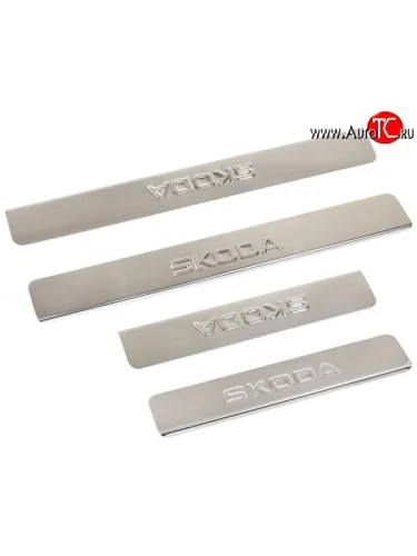 Накладки на порожки автомобиля M-VRS (нанесение надписи методом штамповки) Skoda Fabia Mk2 универсал дорестайлинг (2007-2010)