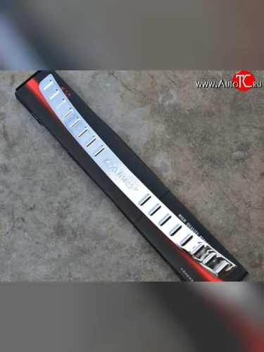 Накладка защитная на задний бампер M-VRS V2 Toyota Camry XV50 дорестайлинг (2011-2014)