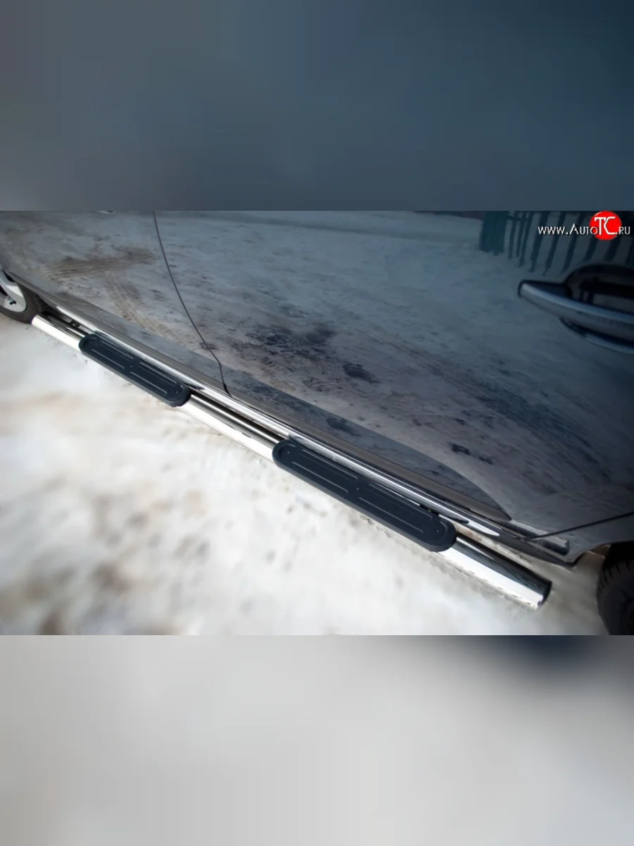 Защита порогов Russtal из овальной трубы с пластиковыми накладками для ног Peugeot 3008 рестайлинг (2013-2017)  в Самаре Самарской области