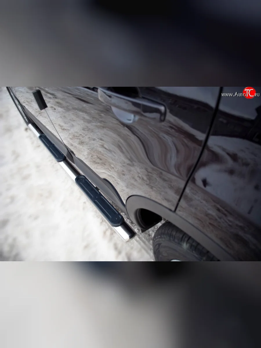 Защита порогов Russtal из овальной трубы с пластиковыми накладками для ног Nissan Qashqai +2 1 J10 дорестайлинг (2008-2010)  в Керчи Республика Крым