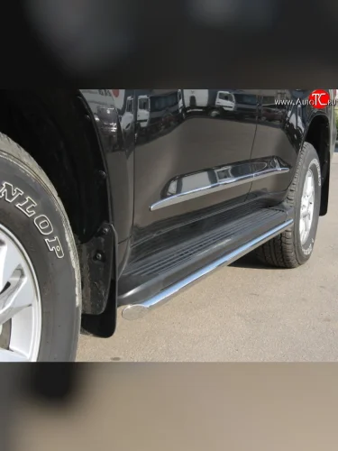 Защита порогов Russtal из круглой трубы диаметром 42 мм Toyota Land Cruiser 200 дорестайлинг (2007-2012)