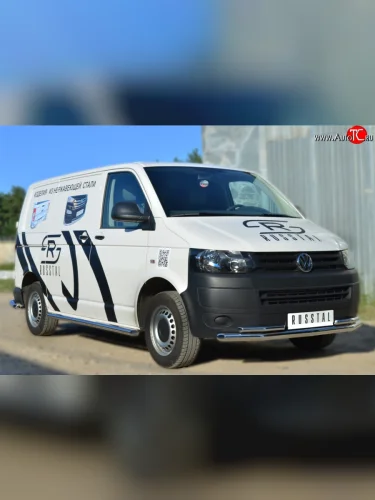 Правая защита порогов из круглой трубы диаметром 63 мм Russtal Volkswagen Transporter T6 дорестайлинг (2015-2019)