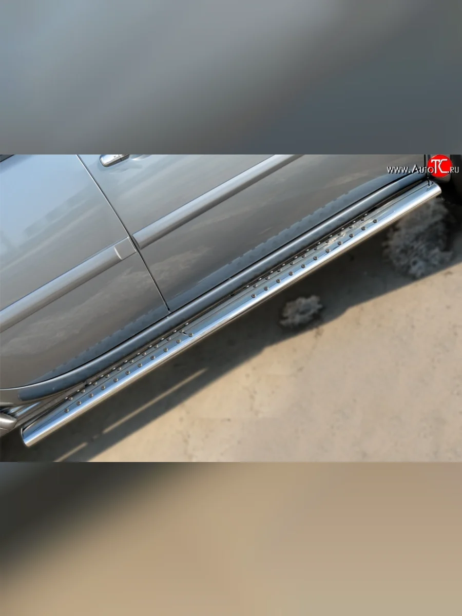 Защита порогов с круглыми вставками для ног из овальной трубы диаметром 120x60 мм Russtal Mitsubishi L200 5 KK,KL дорестайлинг (2015-2019)  в Перми Пермском крае