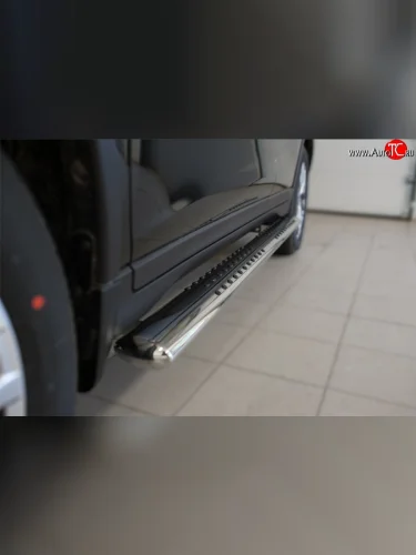 Защита порогов с круглыми вставками для ног из овальной трубы диаметром 75x42 мм Russtal Nissan X-trail 3 T32 рестайлинг (2017-2022)