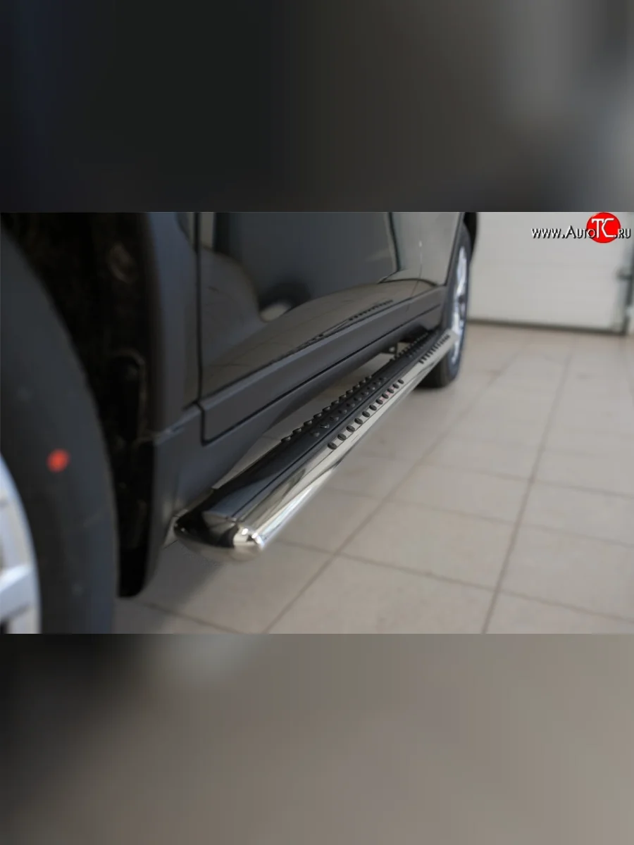 Защита порогов с круглыми вставками для ног из овальной трубы диаметром 75x42 мм Russtal Nissan X-trail 3 T32 рестайлинг (2017-2022)  в Воронеже Воронежской области