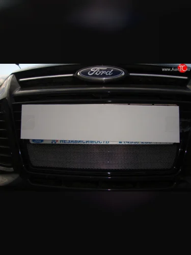 Сетка на бампер Russtal (хром) Ford Focus 3 хэтчбэк дорестайлинг (2010-2015)