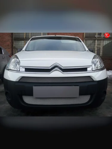 Сетка на бампер (рестайлинг) Russtal (хром) CITROEN Berlingo B9 дорестайлинг (2008-2016)