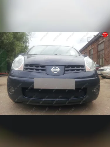 Сетка на бампер Russtal (черная) Nissan Note 1 E11 дорестайлинг (2004-2008)
