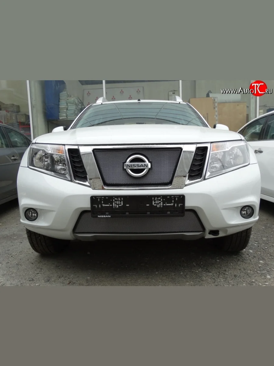 Нижняя сетка на бампер Russtal (хром) Nissan Terrano D10 рестайлинг (2016-2022)  в Керчи Республика Крым