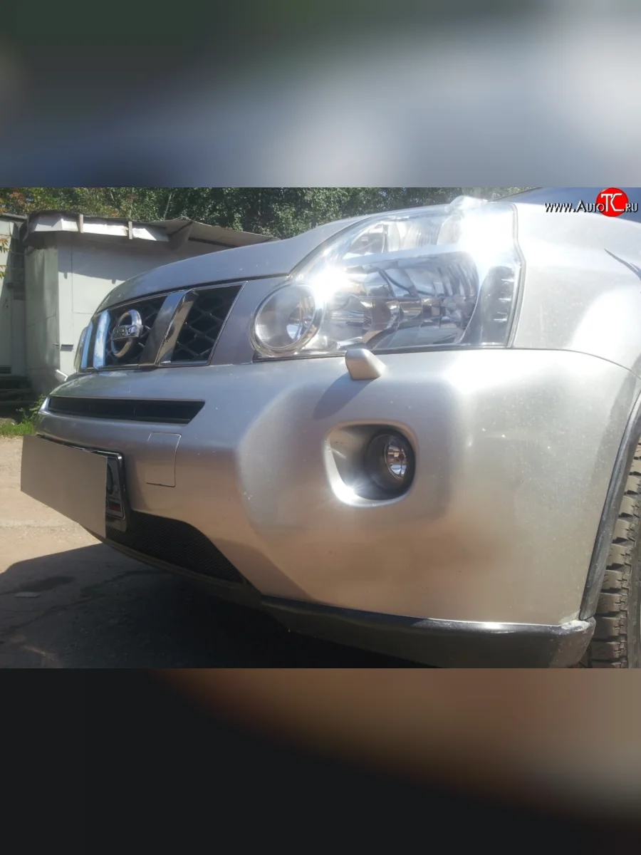 Нижняя сетка на бампер Russtal (черная) Nissan X-trail 2 T31 дорестайлинг (2007-2011)  в Керчи Республика Крым