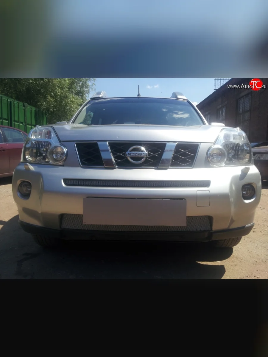 Нижняя сетка на бампер Russtal (хром) Nissan X-trail 2 T31 дорестайлинг (2007-2011)  в Керчи Республика Крым