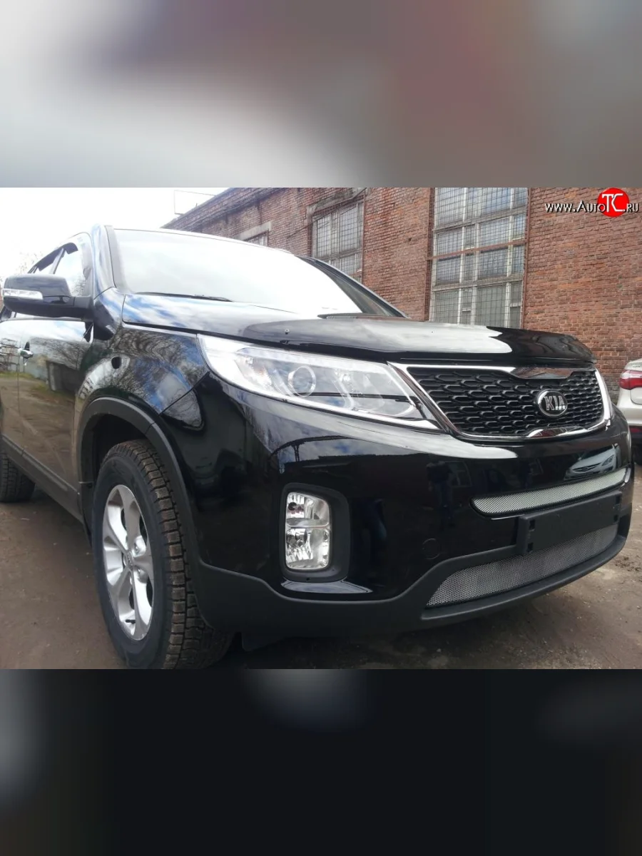 Средняя сетка на бампер Russtal (хром) KIA Sorento XM рестайлинг (2012-2015)  в Керчи Республика Крым