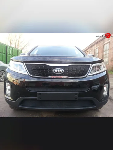 Сетка верхнего воздухозаборника переднего бампера Russtal KIA Sorento XM рестайлинг (2012-2015)