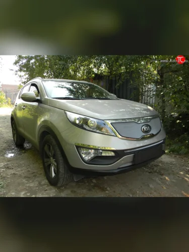 Средняя сетка на бампер Russtal (хром) KIA Sportage 3 SL дорестайлинг (2010-2014)
