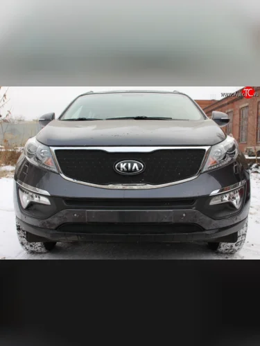 Средняя сетка на бампер (рестайлинг) Russtal (черная) KIA Sportage 3 SL дорестайлинг (2010-2014)