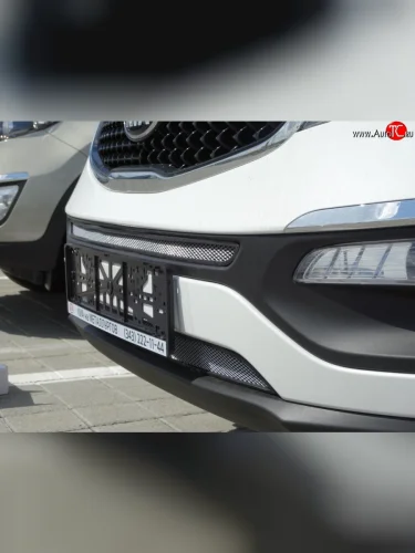 Нижняя сетка на бампер (рестайлинг) Russtal (хром) KIA Sportage 3 SL дорестайлинг (2010-2014)