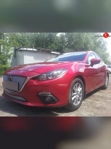 Сетка в решетку радиатора (под номерной знак) Russtal (хром) Mazda 3/Axela BM дорестайлинг, хэтчбэк (2013-2016)