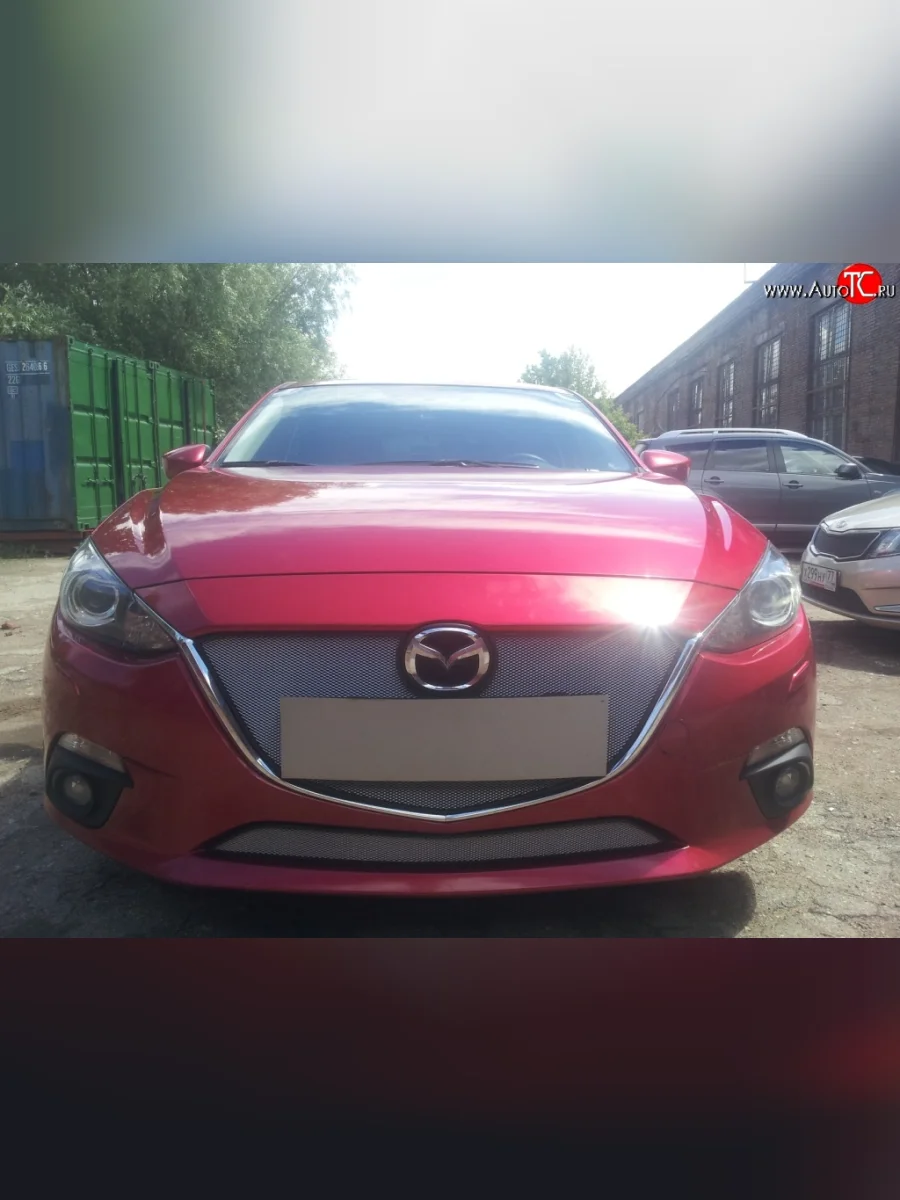 Сетка в решетку радиатора (с парктроником) Russtal Mazda 3/Axela BM дорестайлинг, хэтчбэк (2013-2016) (хром)  в Керчи Республика Крым