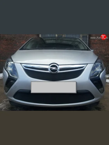 Нижняя сетка на бампер Russtal (черная) Opel Zafira С дорестайлинг (2011-2016)
