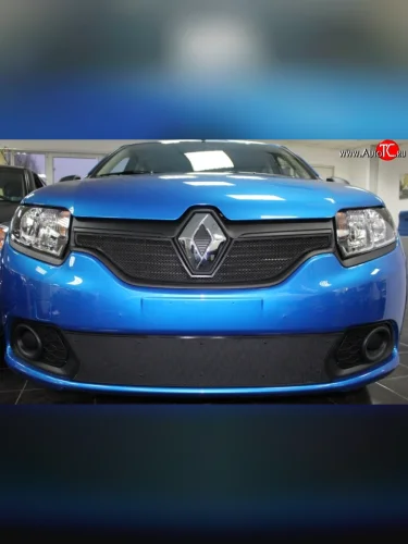 Сетка в решетку радиатора Russtal (черная) Renault Sandero 2 дорестайлинг (2014-2018)