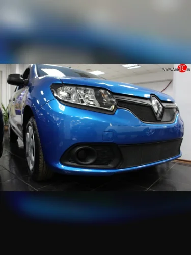 Нижняя сетка на бампер Russtal (черная) Renault Sandero 2 дорестайлинг (2014-2018)