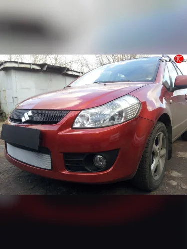 Сетка на бампер (хетчбек) Russtal (хром) Suzuki SX4 GYA,GYB  рестайлинг, хэтчбэк (2010-2016)
