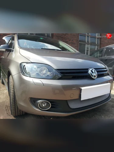 Сетка на бампер (рестайлинг) Russtal (хром) Volkswagen Golf Plus 5 (2004-2009)